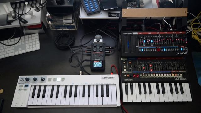 Roland JU-06 and JU-06A chain mode - how to play 8 voices, tutorial смотреть онлайн