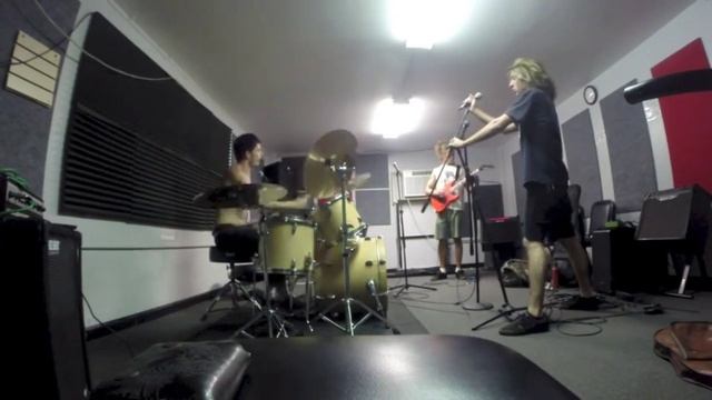 Calder and Eliot's song!! John on vox смотреть онлайн