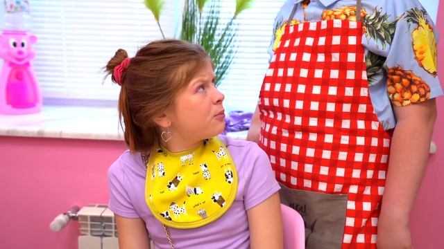 Моя Семья Работает В Школе || Смешные Ситуации с Друзьями смотреть онлайн