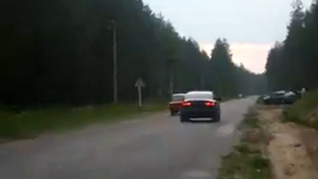 ваз 21013 vs Audi A4 2.0TFSI.240.mp4 смотреть онлайн