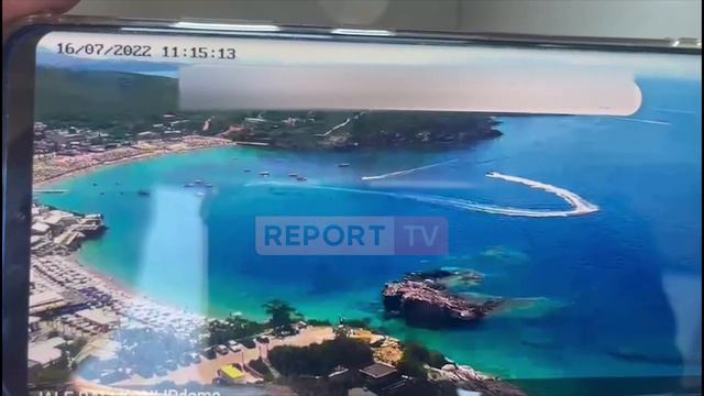 Momenti kur gomonia humbi kontrolli dhe mori përpara 2 pushuesit në shezlong në Jalë смотреть онлайн