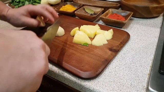 ТУШЕНОЧКА С КОРТОШЕЧКОЙ {что то между татарским азу и армянским кер у сус) смотреть онлайн