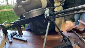 Пулемет Дегтярева, чем отличается пехотная версия ДП от танковой ДТ. Стреляю из дегтярева танкового