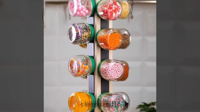 Small Space Storage Solutions смотреть онлайн