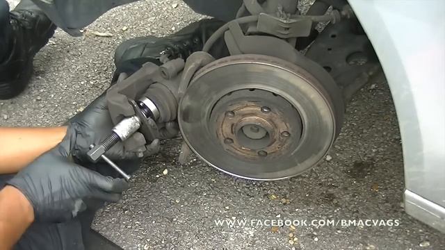 How to change Brake Pads & Rotors on a VW Polo смотреть онлайн