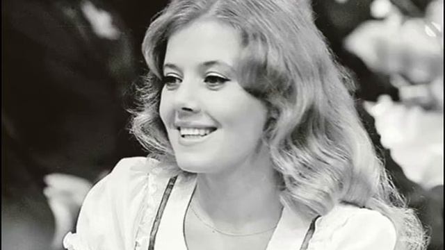 Людмила Сенчина - Белой акации гроздья душистые... смотреть онлайн