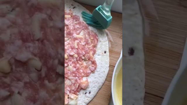 Сочные чебуреки ?
Готовятся легко и быстро!