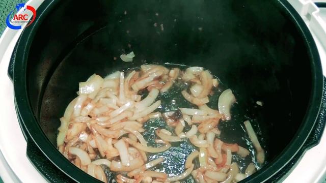 Мультиварка-скороварка. Макароны и мясные рулеты с черносливом (2 в 1) в ARC–514D смотреть онлайн