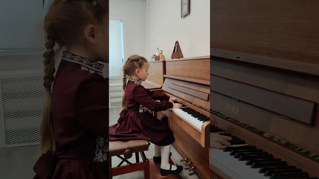 Настя Синицина, 7 лет. А. Гречанинов "Мазурка", И. Иордан "Охота за бабочкой". смотреть онлайн