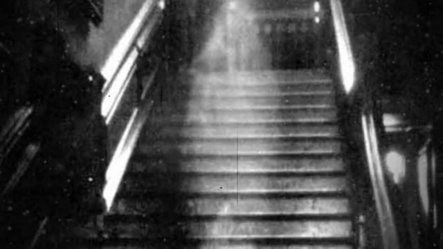 ШОК! 5 РЕАЛЬНЫХ ФОТО ПРИЗРАКОВ, ЗАПЕЧАТЛЕННЫХ НА КАМЕРУ смотреть онлайн