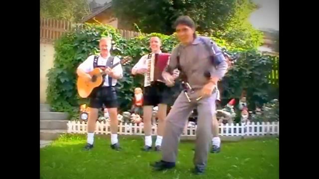 Meanwhile in Germany смотреть онлайн