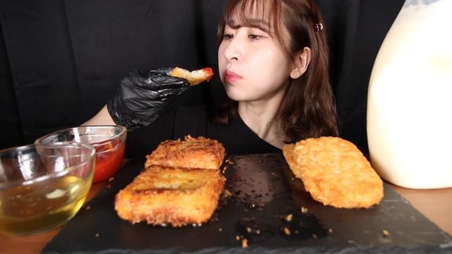 ASMR/咀嚼音 揚げバター・チーズスティック・ハッシュドポテト【日本語字幕/MUKBANG/EATING SOUND】 смотреть онлайн