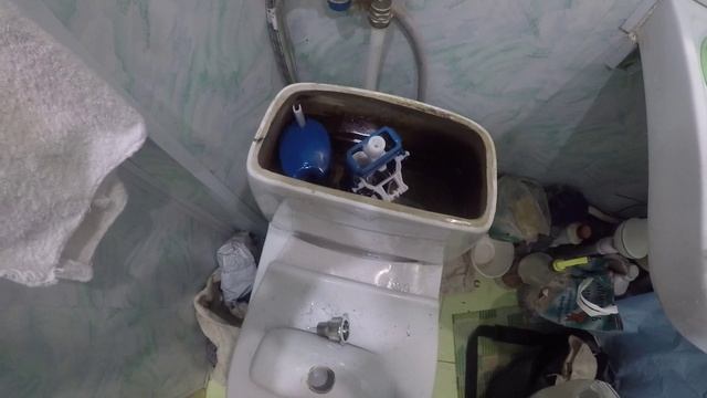 Замена импортной арматуры смывного бачка унитаза на отечественную арматуру! смотреть онлайн