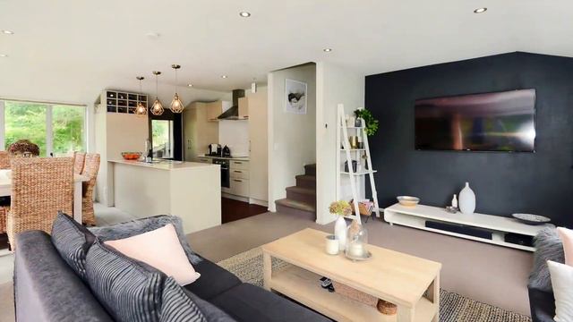 SOLD - 86A Spinella Drive, Glenfield - David Holton смотреть онлайн