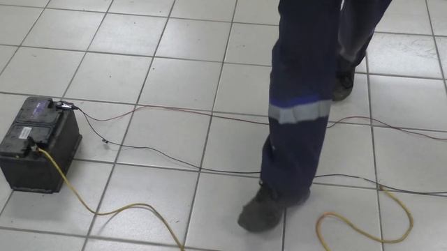 Почему предохранитель должен находиться возле источника питания? смотреть онлайн