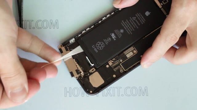 Замена батареи на iPhone 7 смотреть онлайн