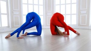 Awesome Circus Girls. Extreme Contortion Tricks. Professional Contortionist. Flexshow