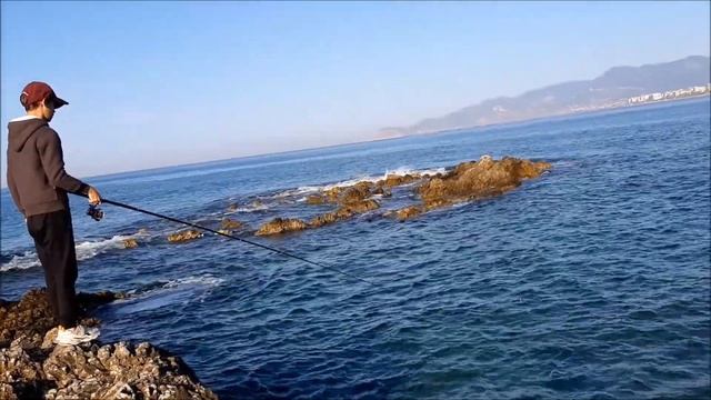 Рыбалка на Средиземном море. Рыбалка на удочку. Ловим рыбу на море. Зимний клёв. Аланья. Турция смотреть онлайн