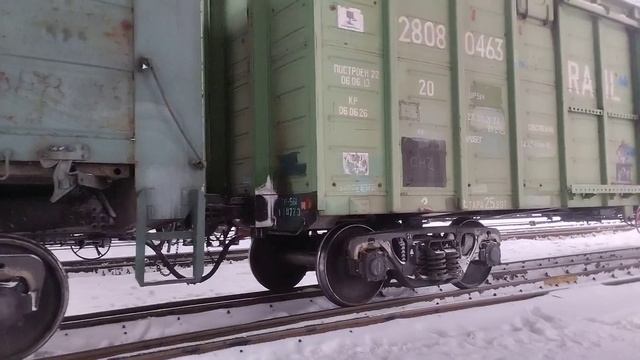 ТЭМ18ДМ 1850 Делает манёвр на станции Новгород Лужский. смотреть онлайн