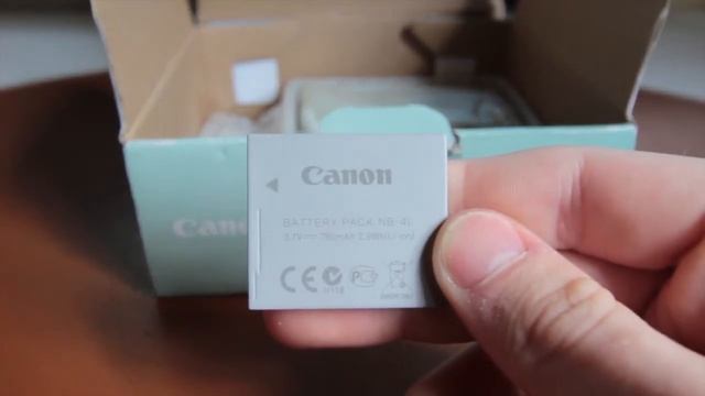Canon IXUS 230 HS | Contenido de la caja смотреть онлайн