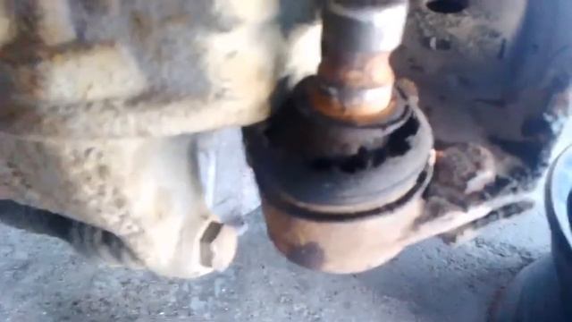 Škoda Felicia 1,3MPI,vymena spojky a cepu s manzetou..pekna prace na zemy,uz nikdy vice смотреть онлайн