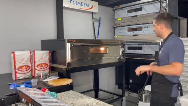 Demostración de pizza en horno Italiano Prismafood. смотреть онлайн