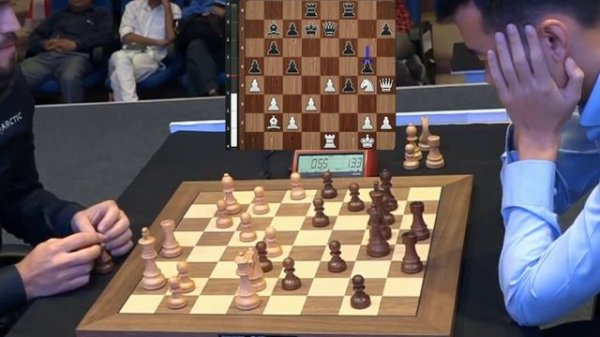 Magnus Carlsen vs Levon Aronian - Blitz Chess ending