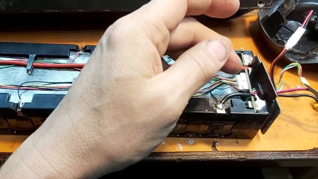 Ninebot kick Scooter F40A not charging. Не заряжается, нет тока заряда. смотреть онлайн