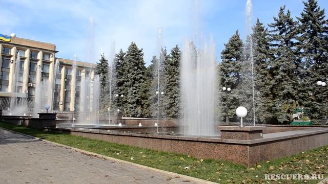 Фонтан около горисполкома в Донецке смотреть онлайн
