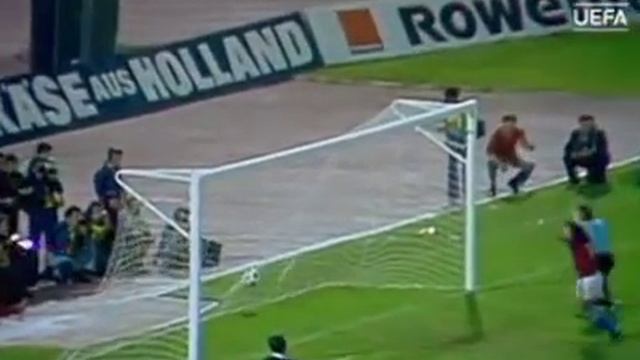 Знаменитый пенальти Паненки. #panenka #penalti #miss #football #soccer #fail #footballfail смотреть онлайн