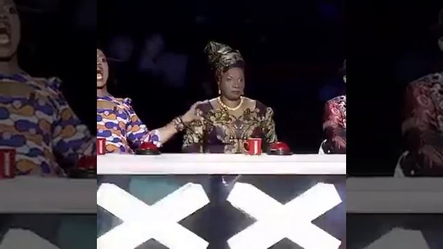 Пугающий танец парня смотреть онлайн