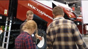 Мы поехали на экспо - Австралийцы в России - ENG SUBS