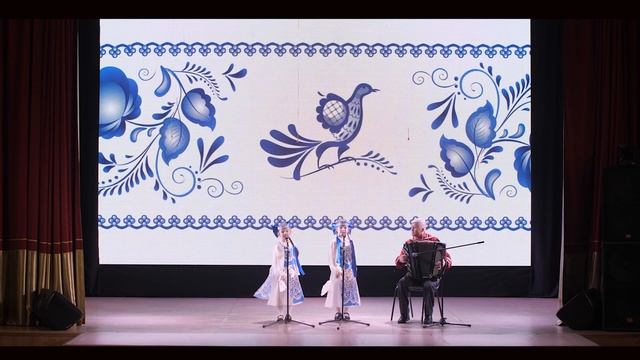 .Дуэт Затулей Александра и Миделян Есения-6 лет народная песня "Пчелочка златая" смотреть онлайн