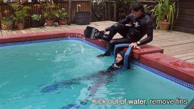 Rescue Exercise 8 - Exiting unresponsive divers смотреть онлайн