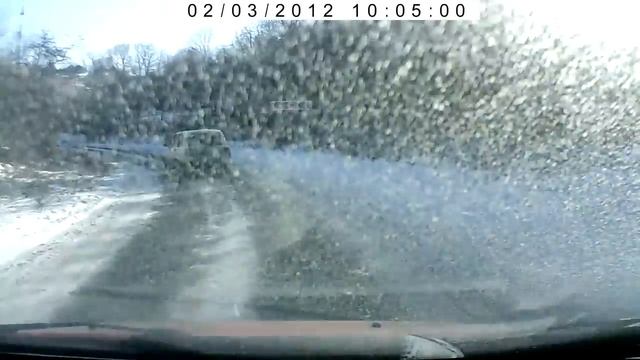Белый ВАЗ не учел состояние дороги смотреть онлайн