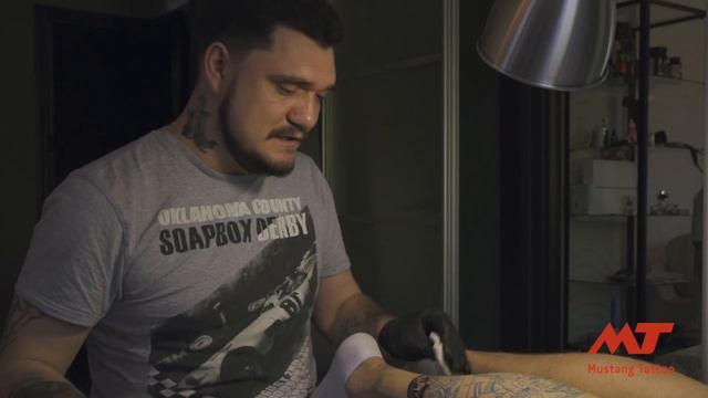 Вазелин для татуировок. Mustang Tattoo смотреть онлайн
