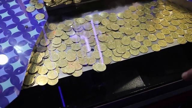 Easy Tricks To Win BIG On The Coin Pusher Bonus Wheel Game! смотреть онлайн