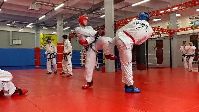 Тренировка Таеквон-До ИТФ (МФТ). Спарринги Сборной Москвы. Taekwondo ITF. смотреть онлайн