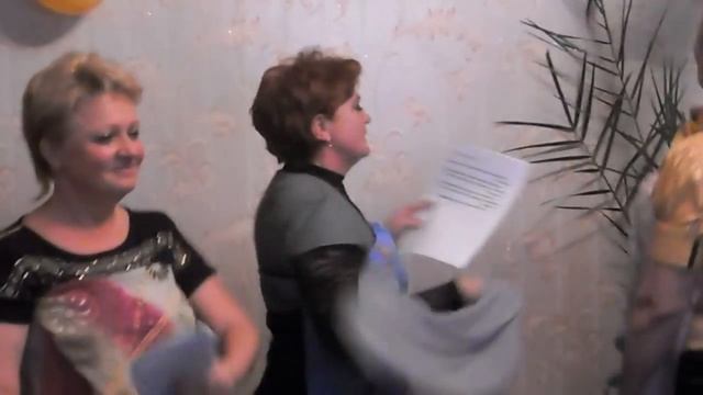 Вручение подарка. Как с могли так и спели... смотреть онлайн