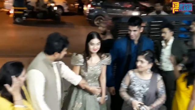 Divya Agarwal Ignores Ex. BF Priyank Sharma At Prince - Yuvika Sangeet Ceremony смотреть онлайн