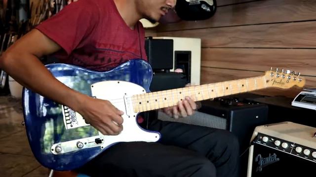 Fender custom shop classic telecaster 2008 Transparrent Cobalt Blue Alder body смотреть онлайн