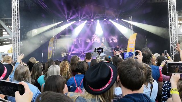 Mikolas Josef - Free (Bezvafest - Litoměřice 2019) смотреть онлайн