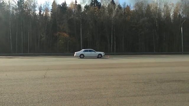 Работа системы предотвращения столкновений Aurus Senat и KIA Quoris K900 Полиго смотреть онлайн