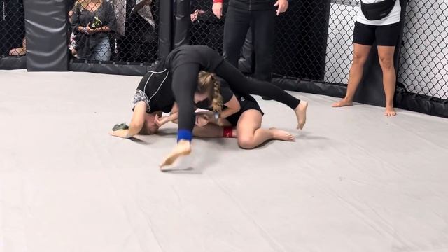 Female NoGI BJJ Fast Start! | Jenn Pozzani Vs Annemarie Bakos | TFA Pro V Superfights