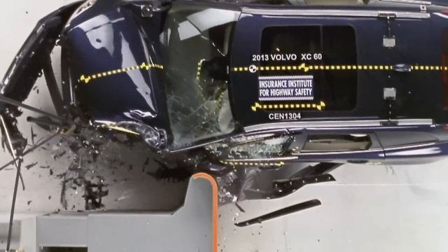 2013 Volvo XC60 driver-side small overlap IIHS crash test смотреть онлайн