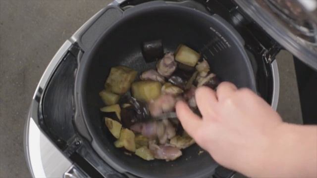 Рецепт зеленого тайского карри в мультишефе Bork U800 от шеф-повара ресторана Mr.Lee смотреть онлайн