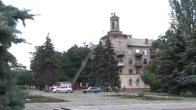 Дом без шпиля. В Красном Луче непогода разрушила знаменитую конструкцию. смотреть онлайн