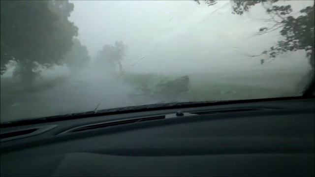 Opel Astra K 1,4 Turbo driving in heavy rain смотреть онлайн