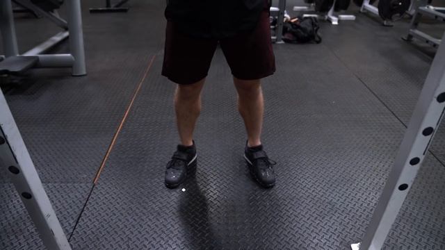 HOW TO FRONT SQUAT: Build Bigger Quads & A Stronger Squat