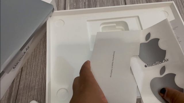 MACBOOK AIR M1 SPACE GREY UNBOXING | First Macbook Ever, Set Up